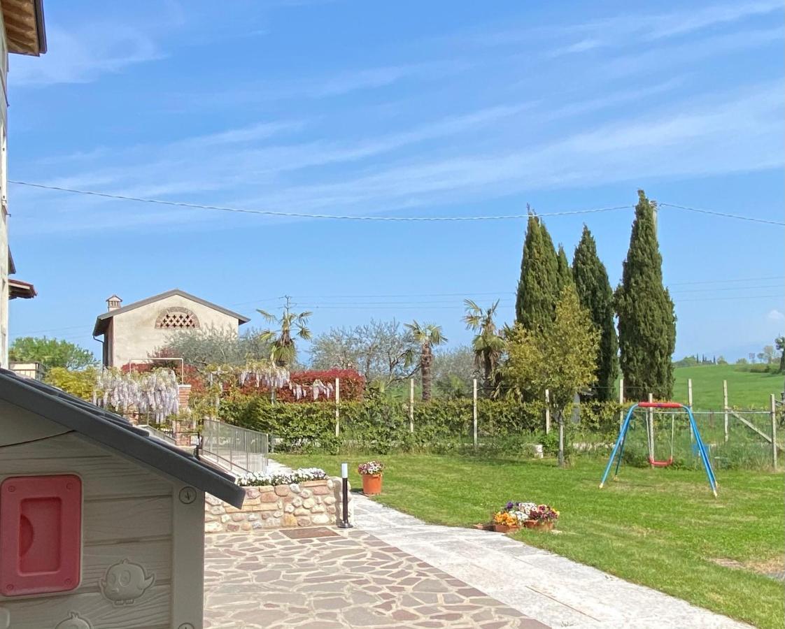 Antico Stemma Corte Meneghella Monzambano Exterior foto